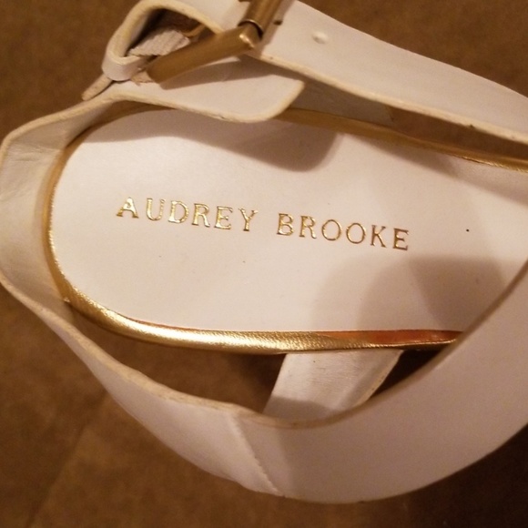 Shoes - Picture 4 of 4